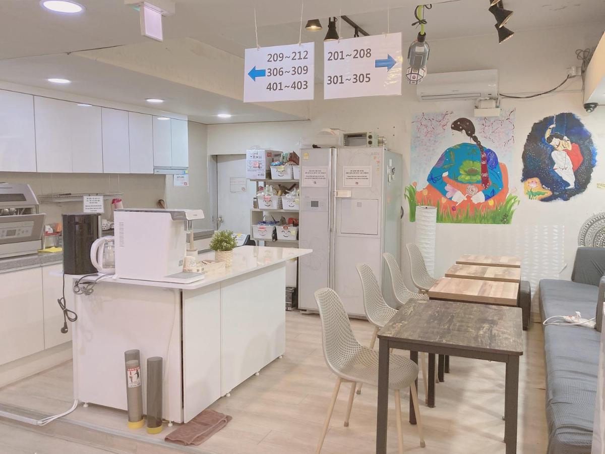 Yakorea Hostel Dongdaemun Seoul Bagian luar foto